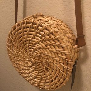 Straw round crossbody bag